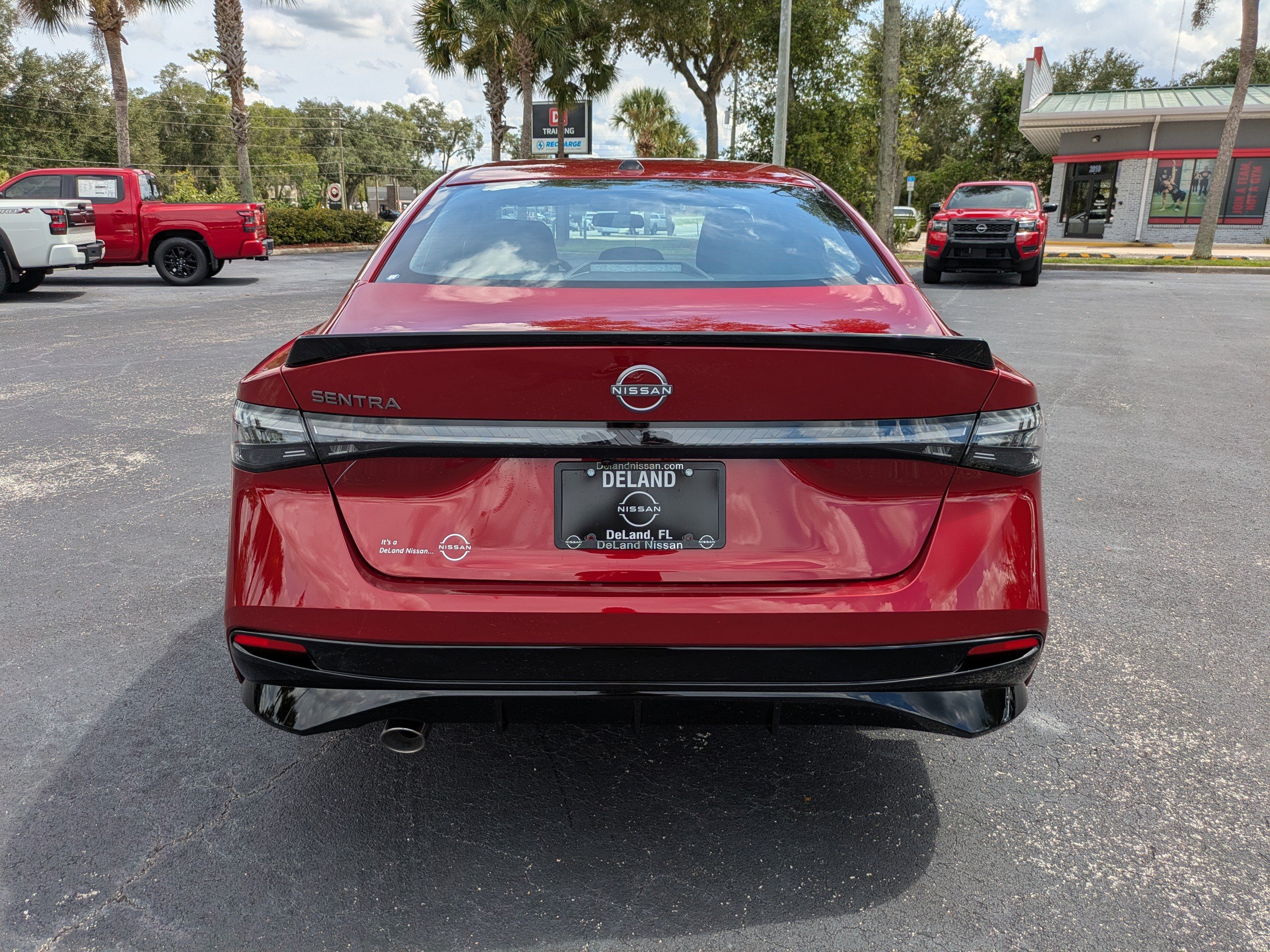 New 2027 Nissan Sentra SR w/ Floor Mat Package FWD image 5