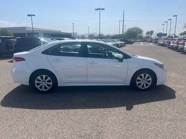 Used 2025 Toyota Corolla LE FWD image 2