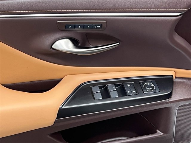 Used 2019 Lexus ES 300h image 10