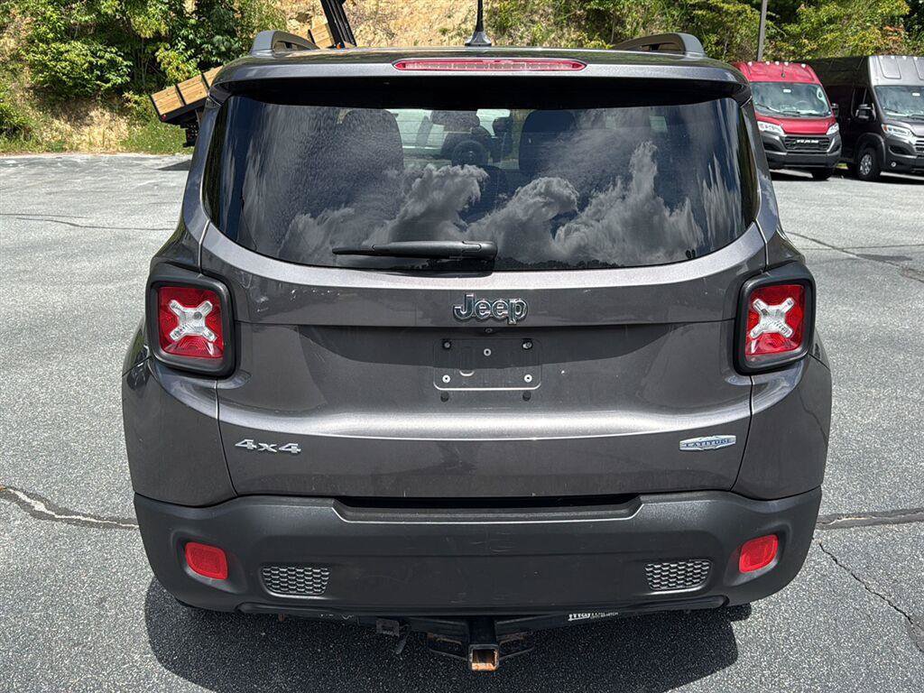 Used 2017 Jeep Renegade Latitude AWD/4WD image 41