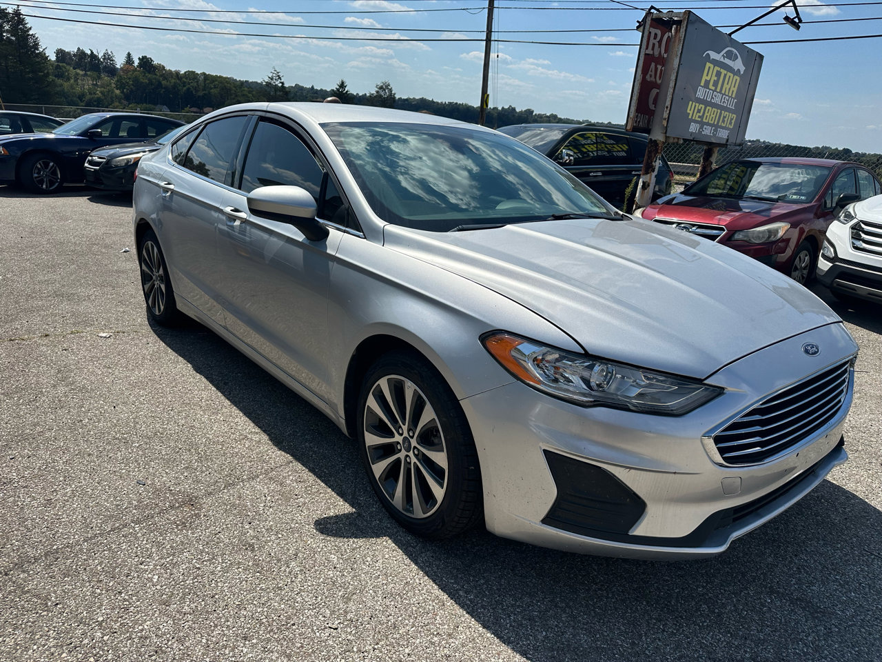 Used 2019 Ford Fusion SE image 3