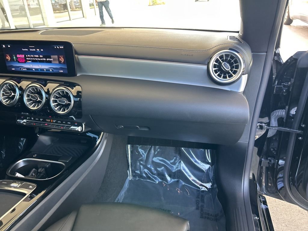 Used 2024 Mercedes-Benz CLA 250 4MATIC w/ Exclusive Package image 24