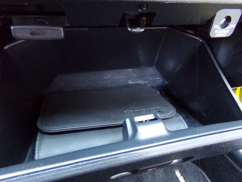 Used 2004 Toyota MR2 image 37