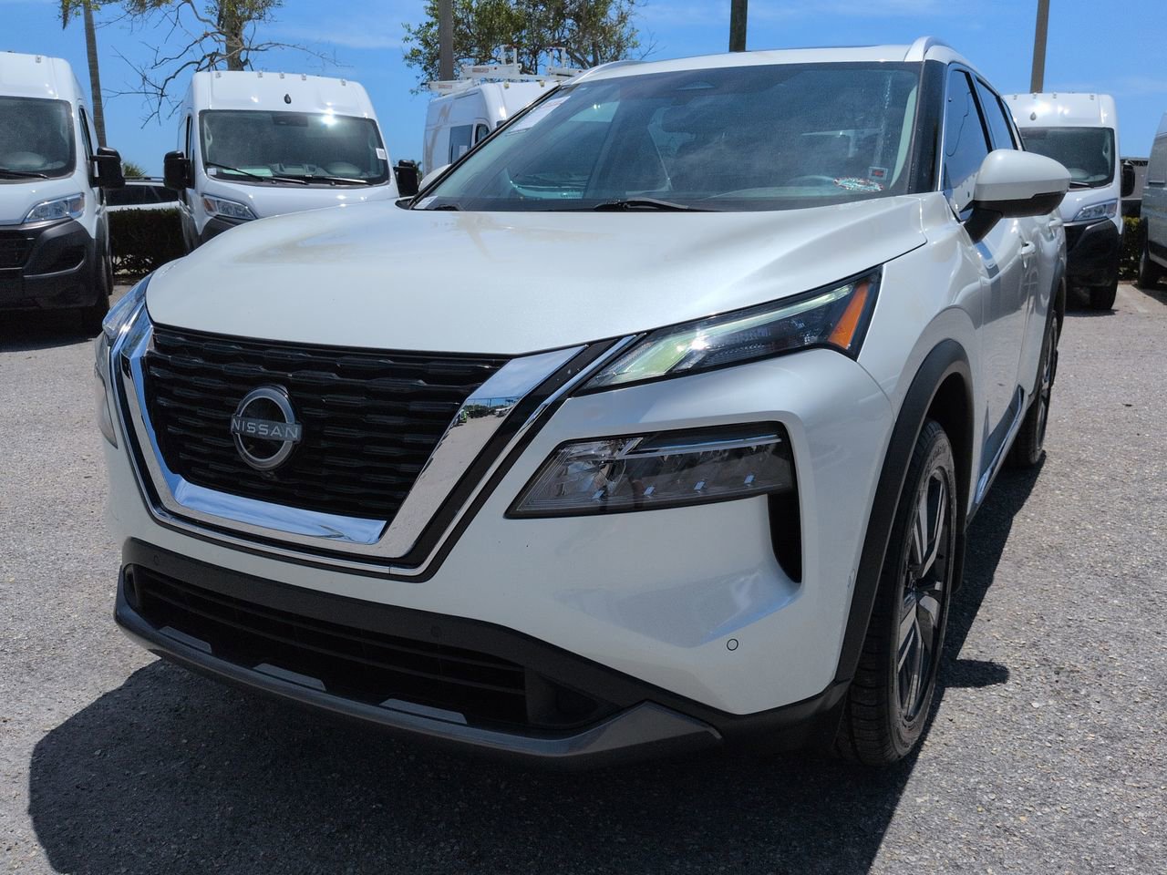Used 2023 Nissan Rogue SL w/ SL Premium Package FWD image 9