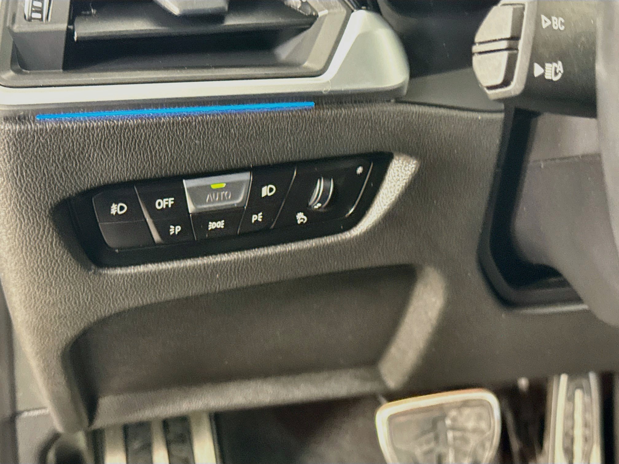 Used 2022 BMW 330e w/ M Sport Package RWD image 12