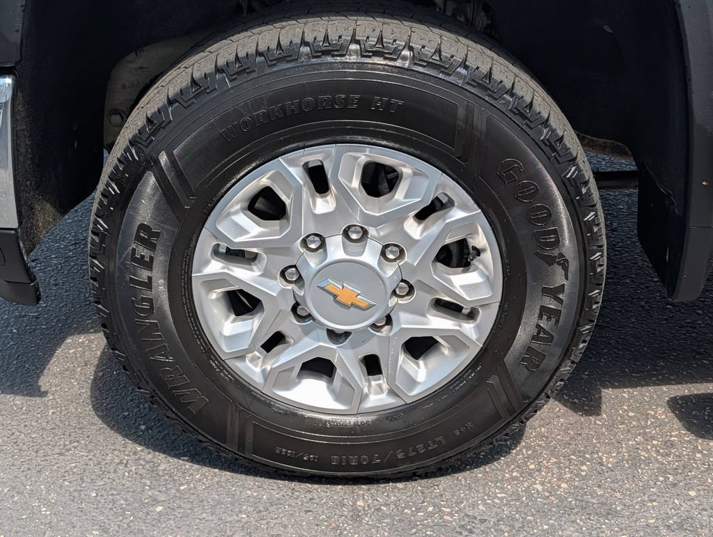 Used 2024 Chevrolet Silverado 2500 LTZ w/ LTZ Convenience Package AWD/4WD image 13