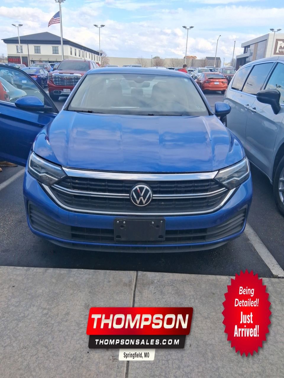 Used 2024 Volkswagen Jetta SE image 1
