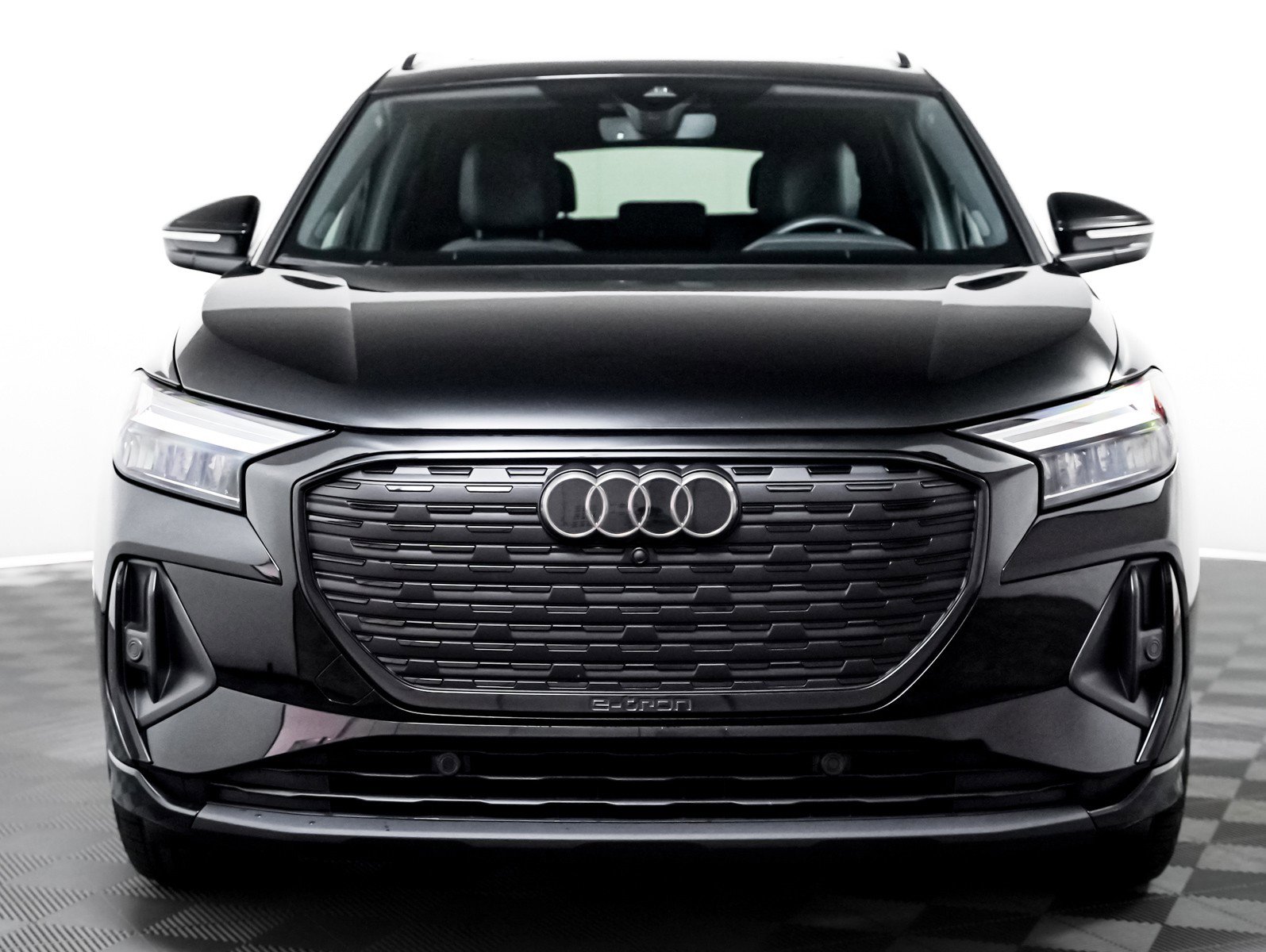 Used 2024 Audi Q4 e-tron Premium Plus image 8