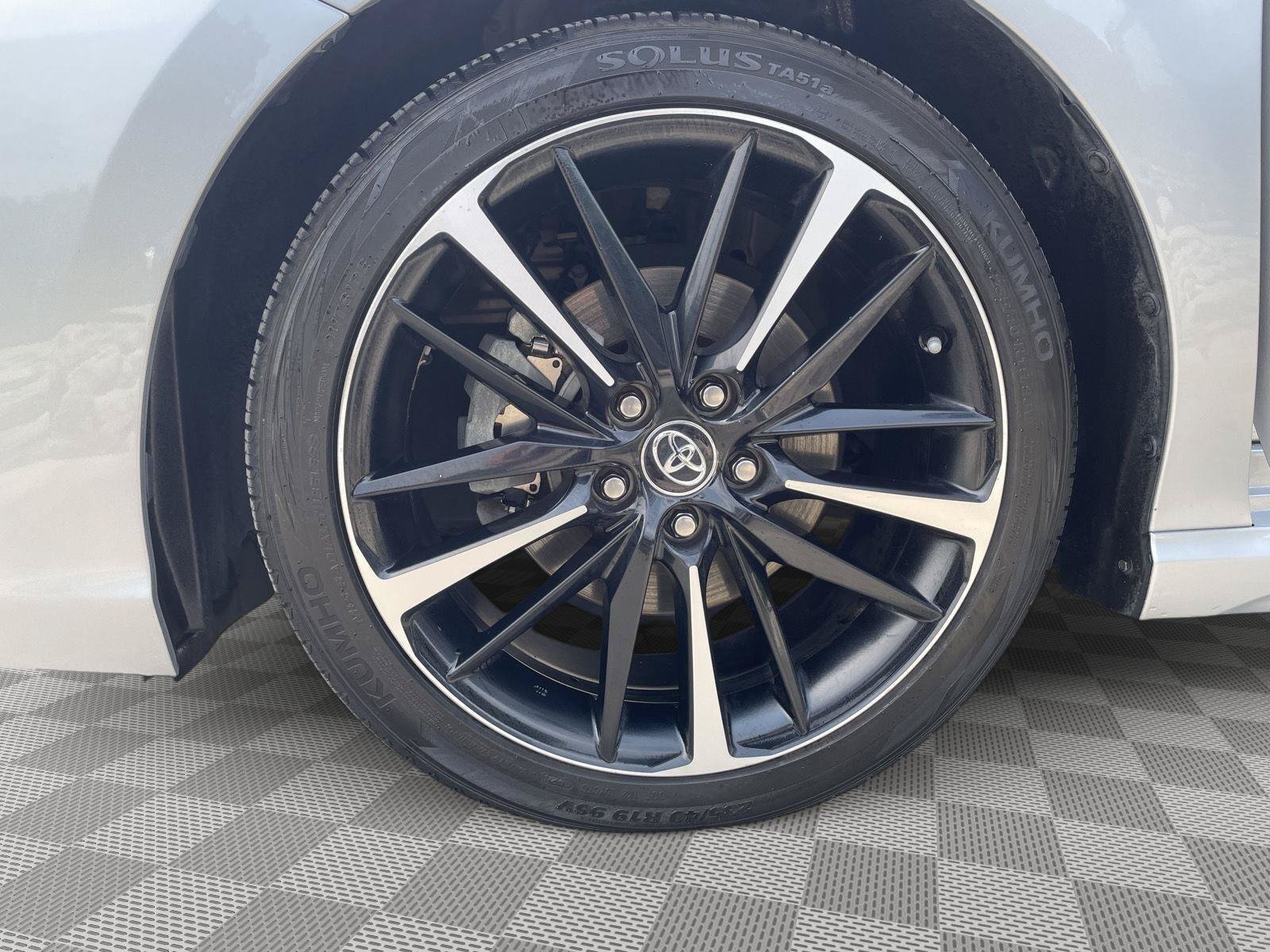Used 2020 Toyota Camry XSE FWD image 8