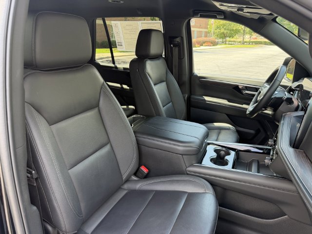 Used 2025 Chevrolet Tahoe LT AWD/4WD image 35