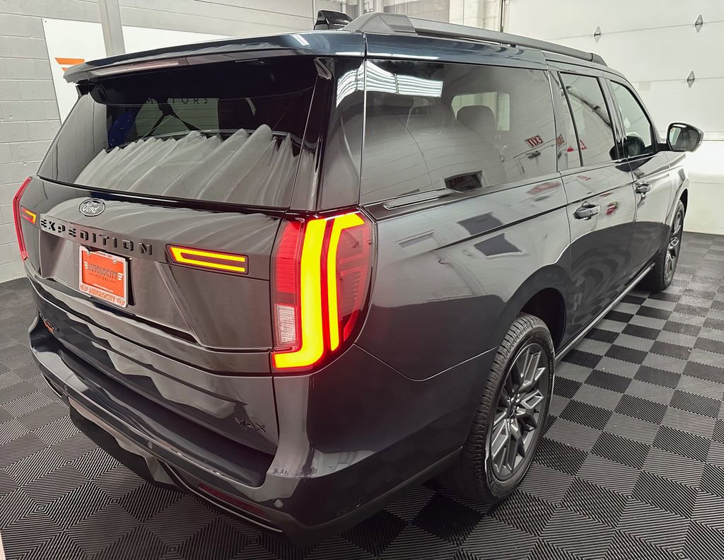 Used 2025 Ford Expedition Max Platinum w/ Stealth Performance Package AWD/4WD image 9
