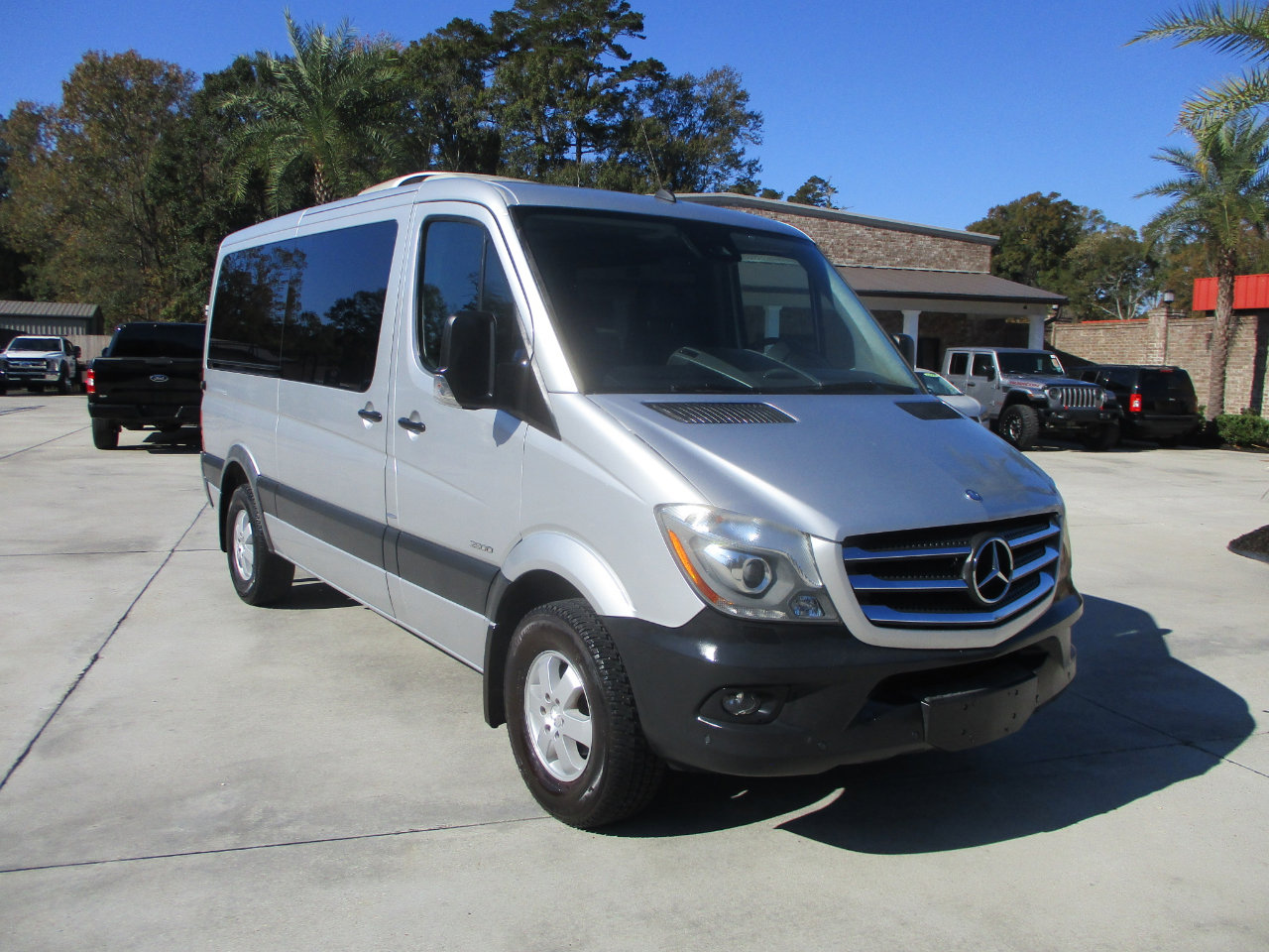 Used 2015 Mercedes-Benz Sprinter 2500 image 5