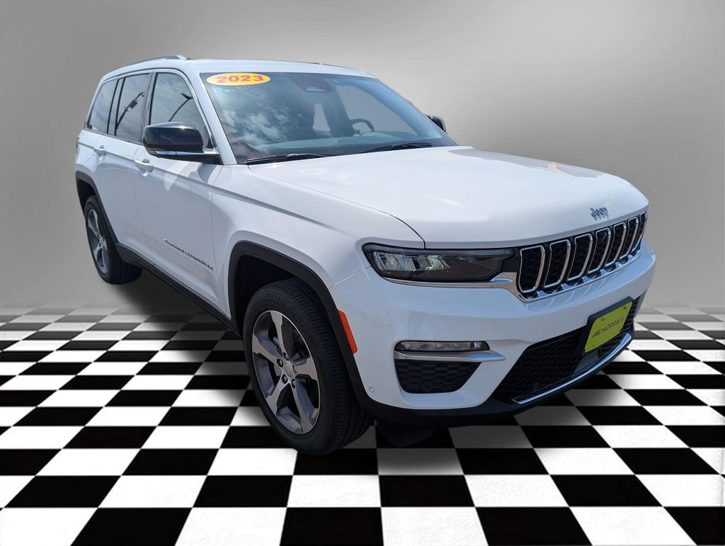 Used 2023 Jeep Grand Cherokee Limited w/ Luxury Tech Group II AWD/4WD image 10