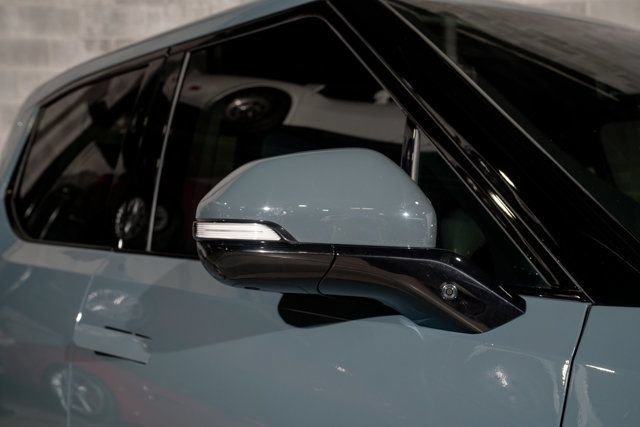 Used 2026 Rivian R1T Premium AWD/4WD image 17
