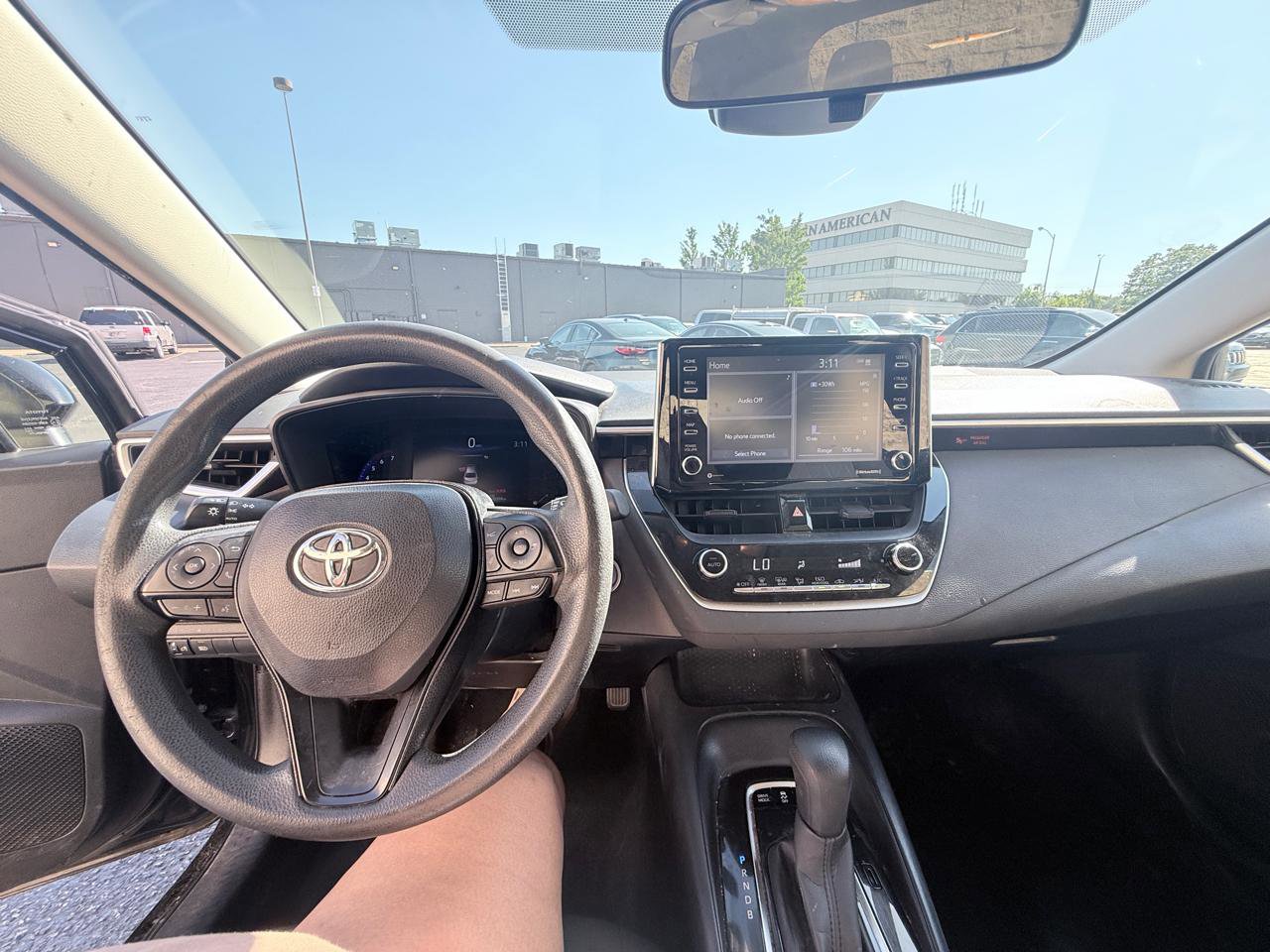 Used 2021 Toyota Corolla LE FWD image 17