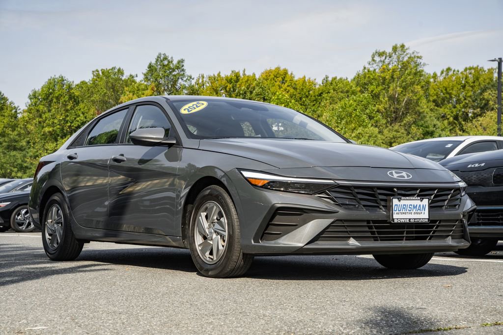 Used 2025 Hyundai Elantra SE
