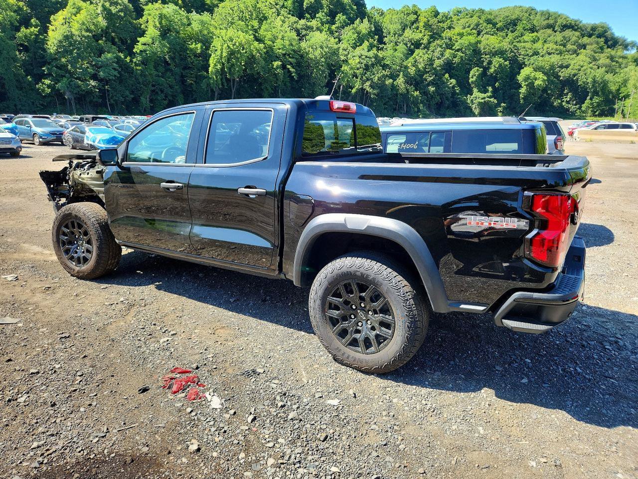 Used 2025 Chevrolet Colorado Trail Boss AWD/4WD image 4