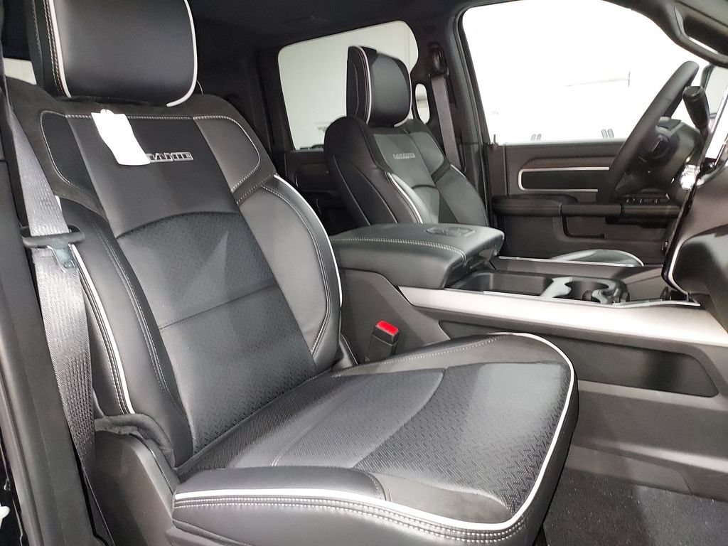 New 2026 RAM 3500 Laramie AWD/4WD image 31