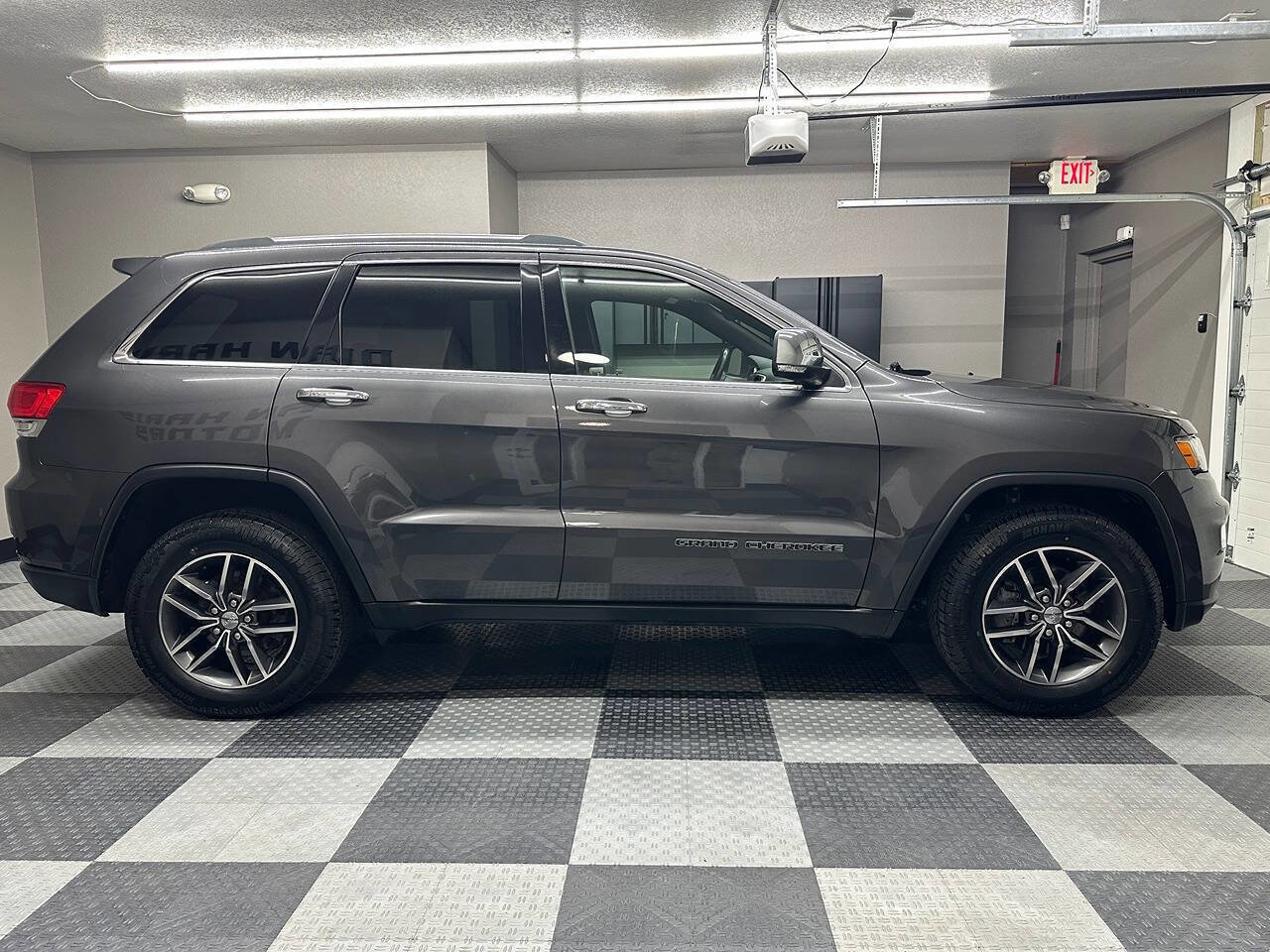 Used 2018 Jeep Grand Cherokee Limited image 8