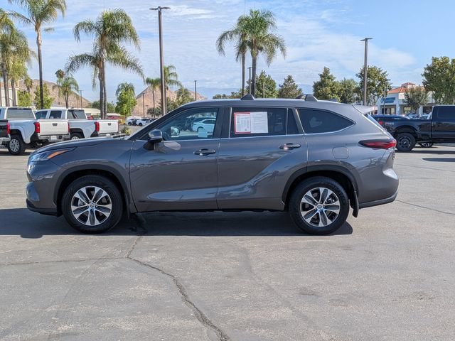 Used 2024 Toyota Highlander XLE AWD/4WD image 8
