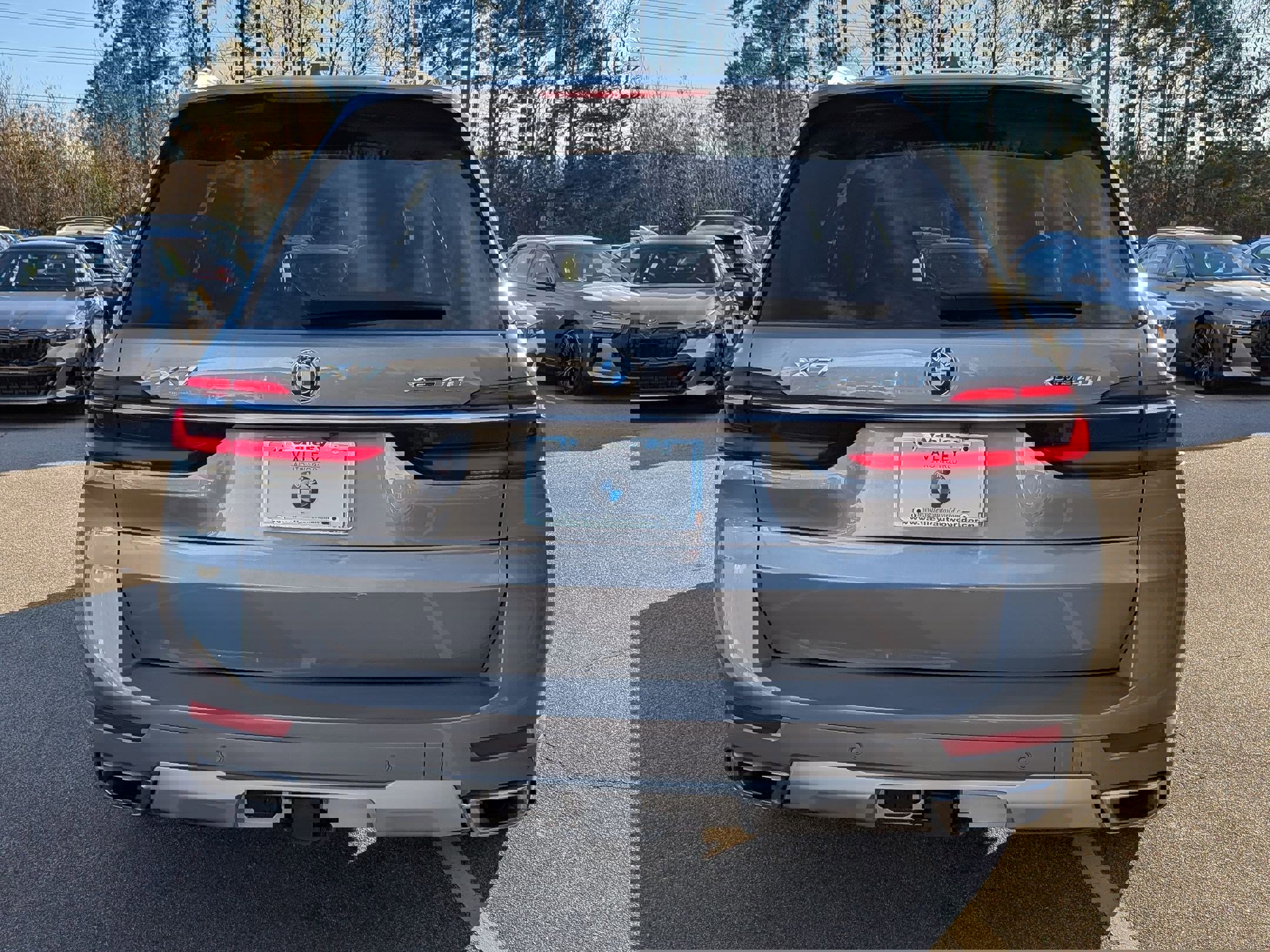 Used 2025 BMW X7 xDrive40i w/ Premium Package image 6