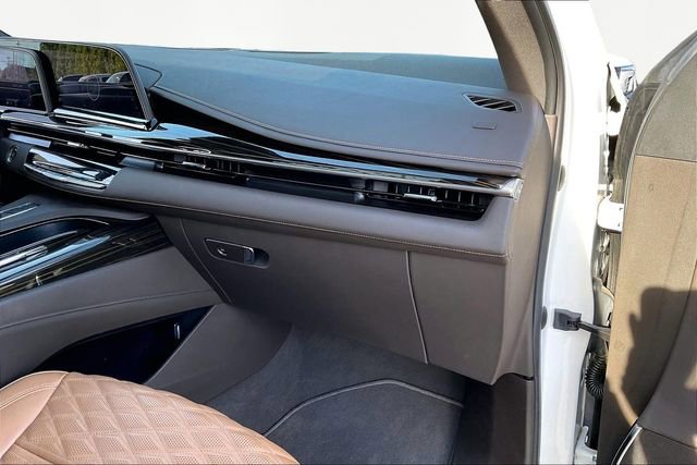 Used 2022 Cadillac Escalade Premium Luxury image 19