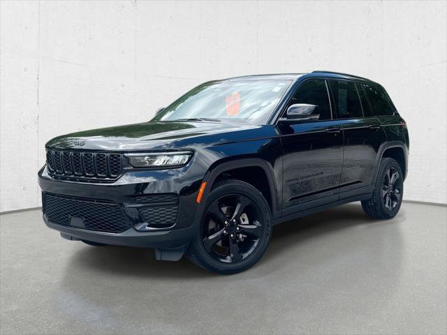 Certified 2023 Jeep Grand Cherokee Altitude image 1