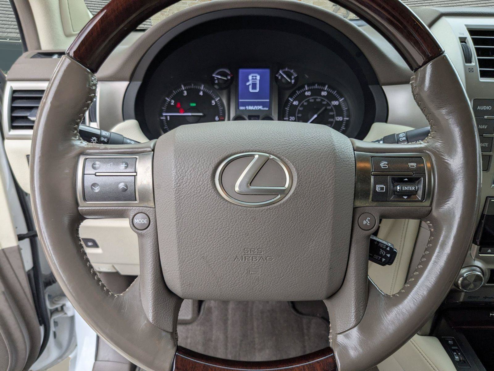 Used 2016 Lexus GX 460 w/ Premium Package AWD/4WD image 10