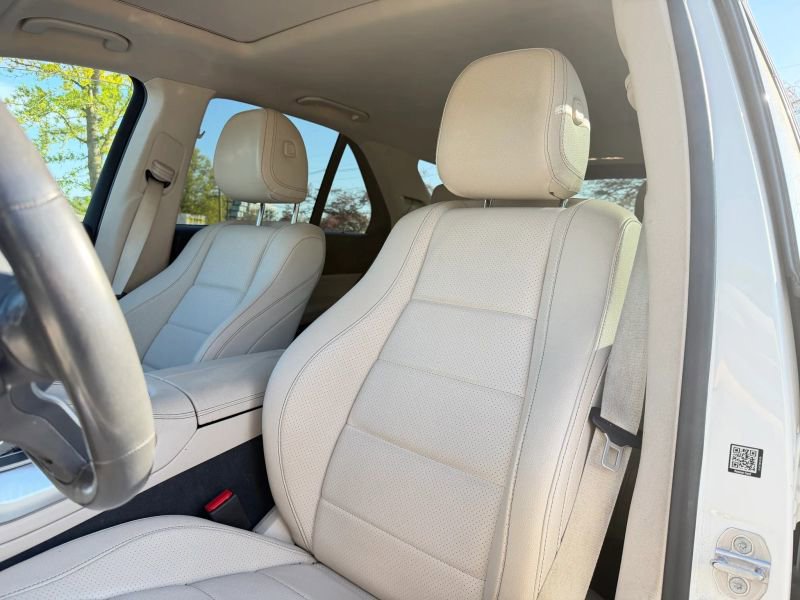 Used 2020 Mercedes-Benz GLE 350 4MATIC image 4