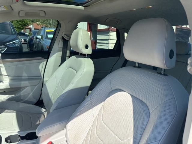 Used 2019 Volkswagen Jetta SEL Premium FWD image 10