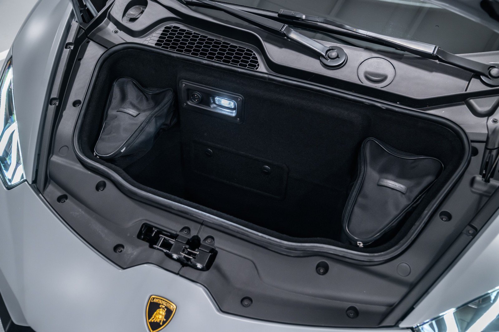 Used 2024 Lamborghini Huracan EVO AWD/4WD image 28