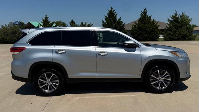 Used 2019 Toyota Highlander XLE FWD image 7