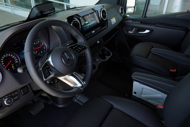 New 2025 Mercedes-Benz Sprinter 2500 image 2