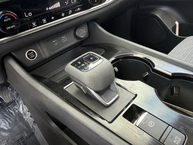 Used 2023 Nissan Rogue SV FWD image 19