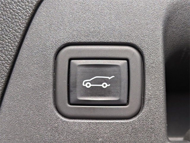 Used 2022 Buick Envision Essence w/ Sport Touring Package image 21