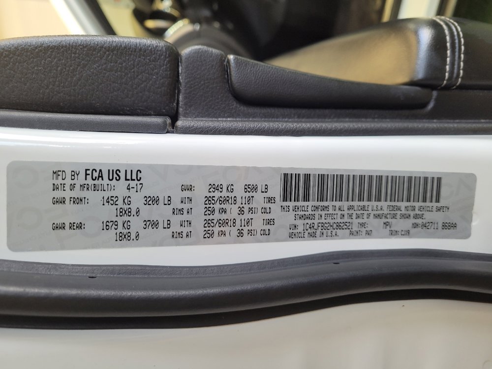 Used 2017 Jeep Grand Cherokee Limited image 33