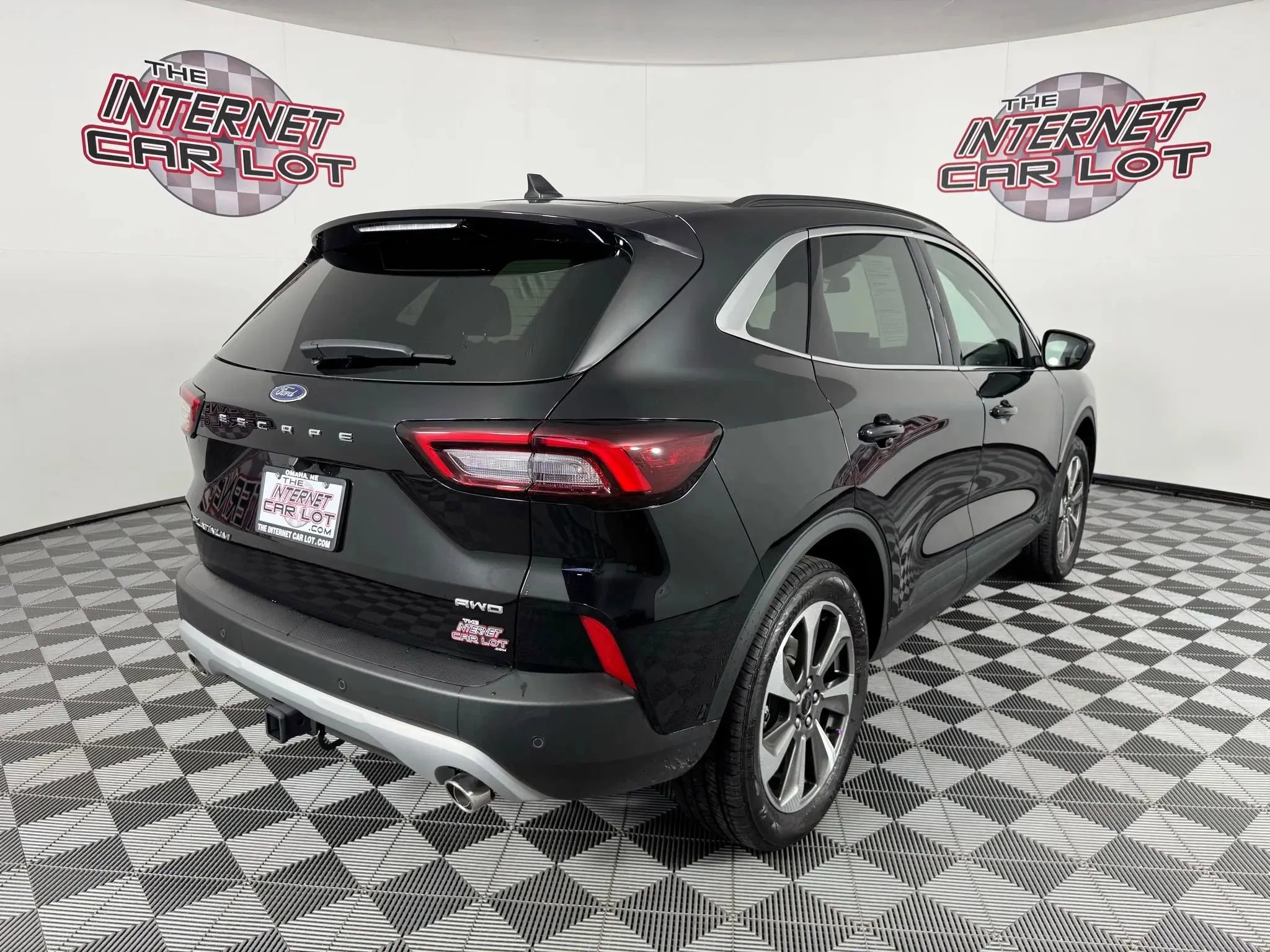 Used 2025 Ford Escape Platinum w/ Premium Technology Package AWD/4WD image 7