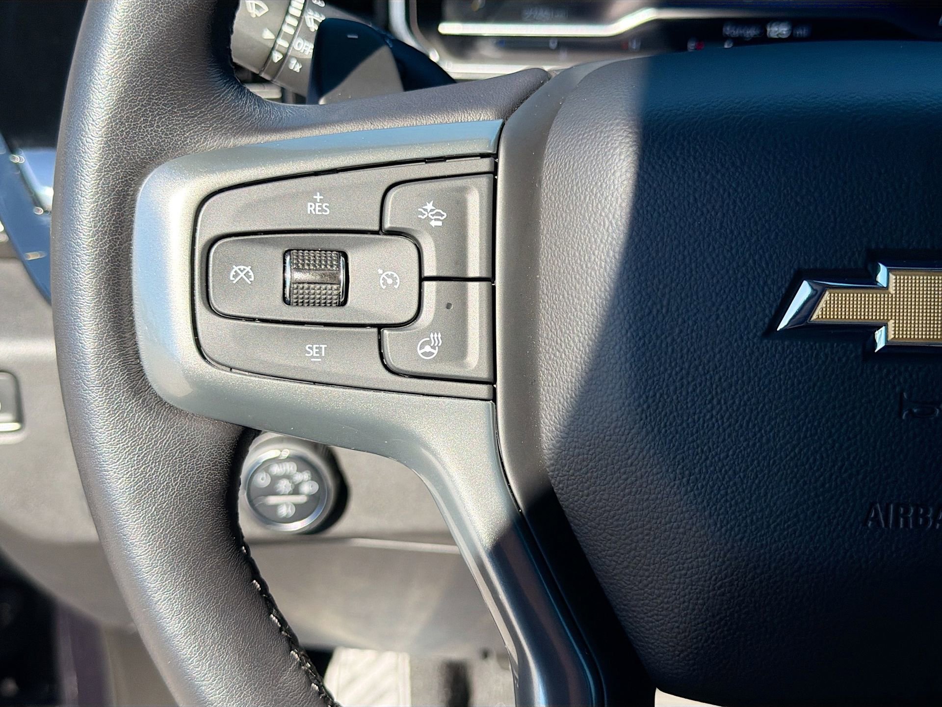 Used 2022 Chevrolet Silverado 1500 LTZ w/ LTZ Premium Package image 38