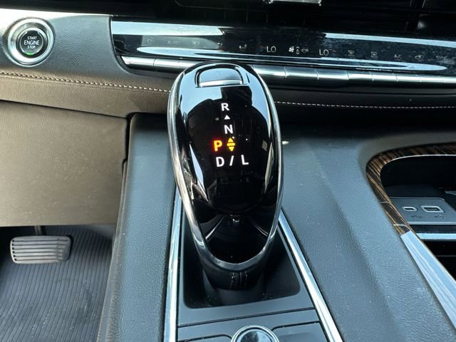 Used 2021 Cadillac Escalade Premium Luxury RWD image 28