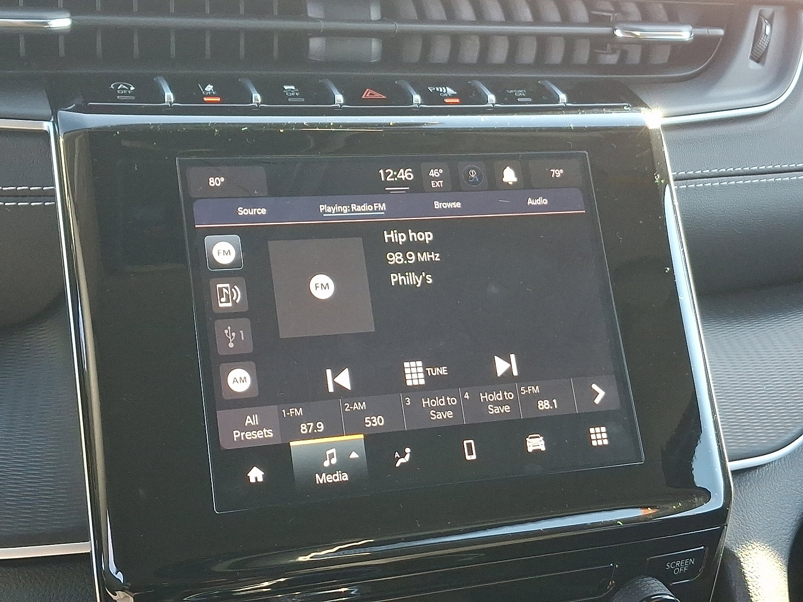 Certified 2024 Jeep Grand Cherokee Laredo image 16