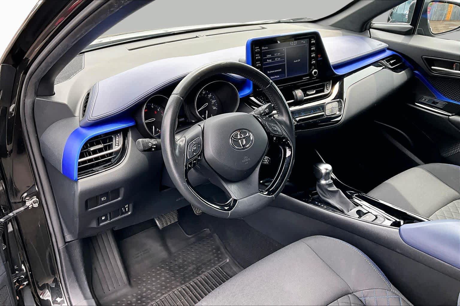 Used 2020 Toyota C-HR XLE FWD image 17