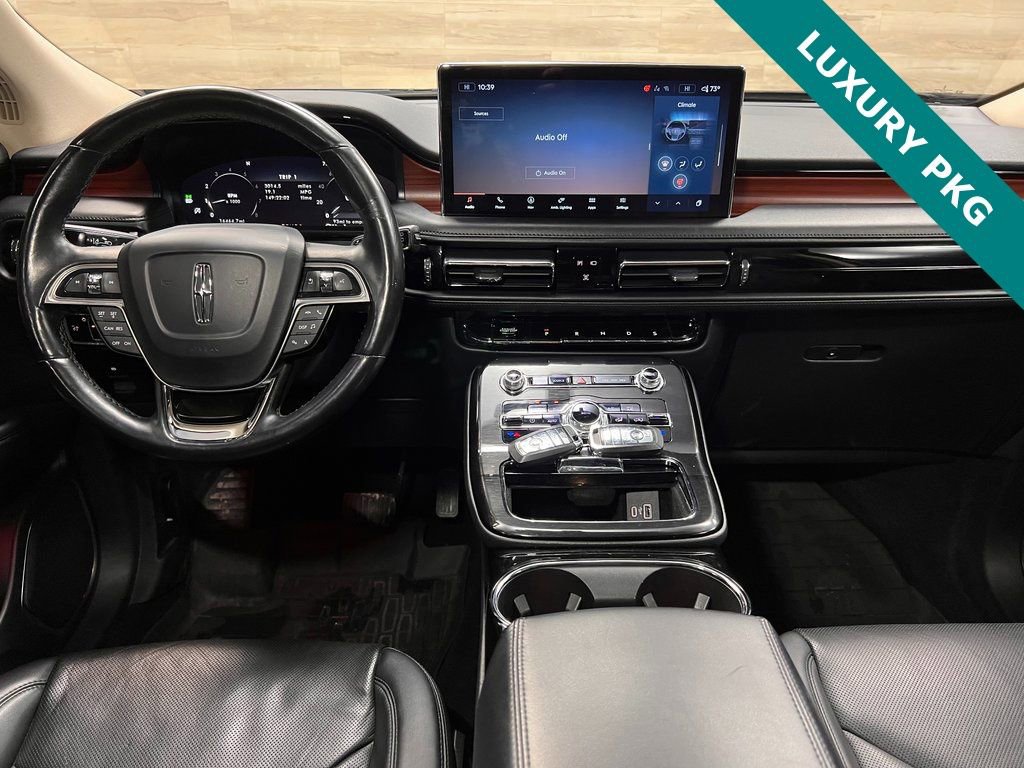 Used 2023 Lincoln Nautilus Reserve w/ Luxury Package image 2