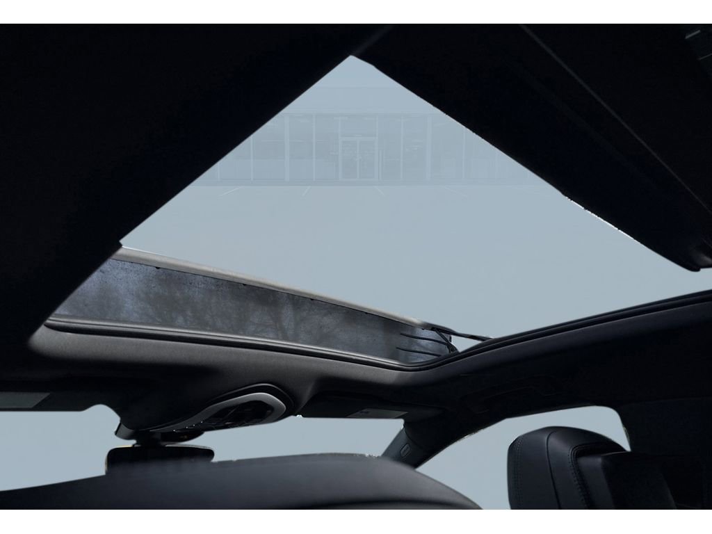 Used 2024 Porsche Macan Turbo image 22