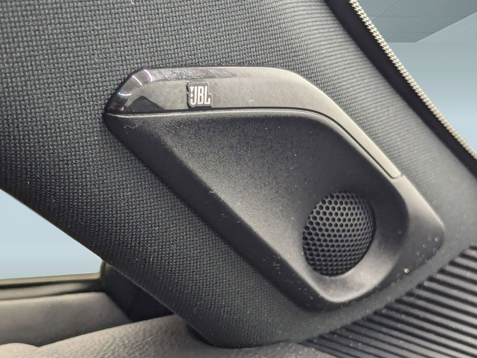 Used 2024 Toyota Venza XLE image 32