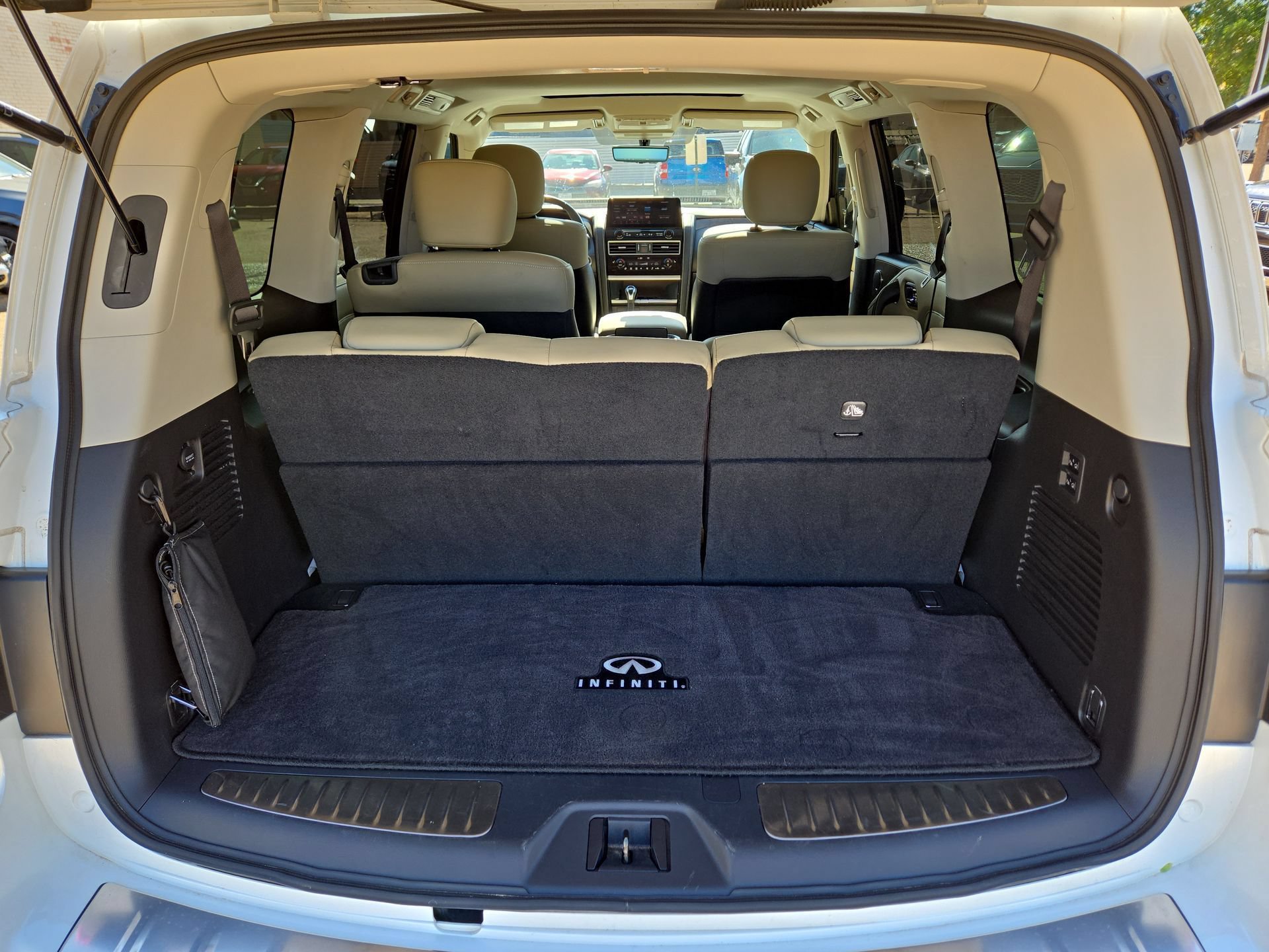 Used 2023 INFINITI QX80 Premium Select w/ Cargo Package AWD/4WD image 12