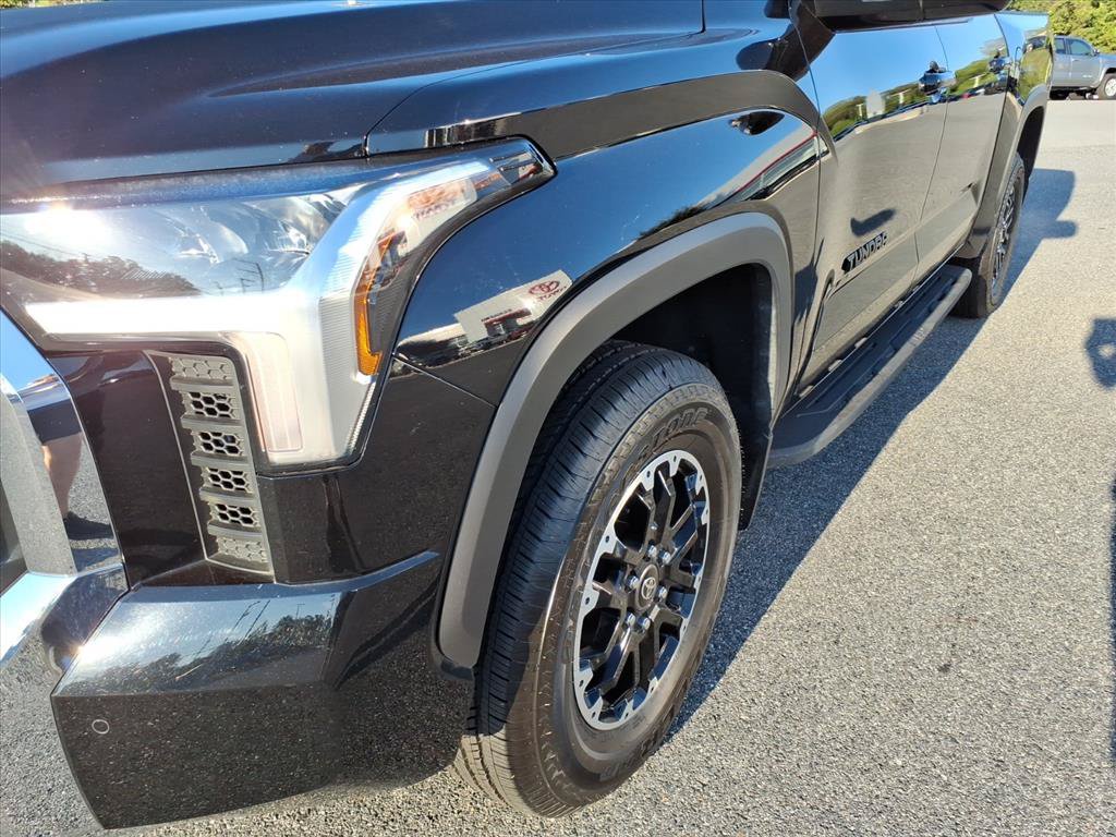 Used 2025 Toyota Tundra SR5 w/ TRD Off-Road Package AWD/4WD image 8