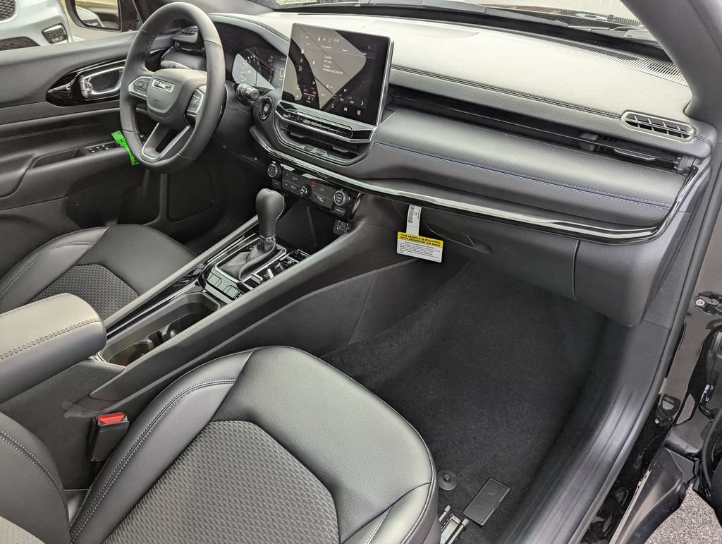 New 2026 Jeep Compass Latitude AWD/4WD image 33