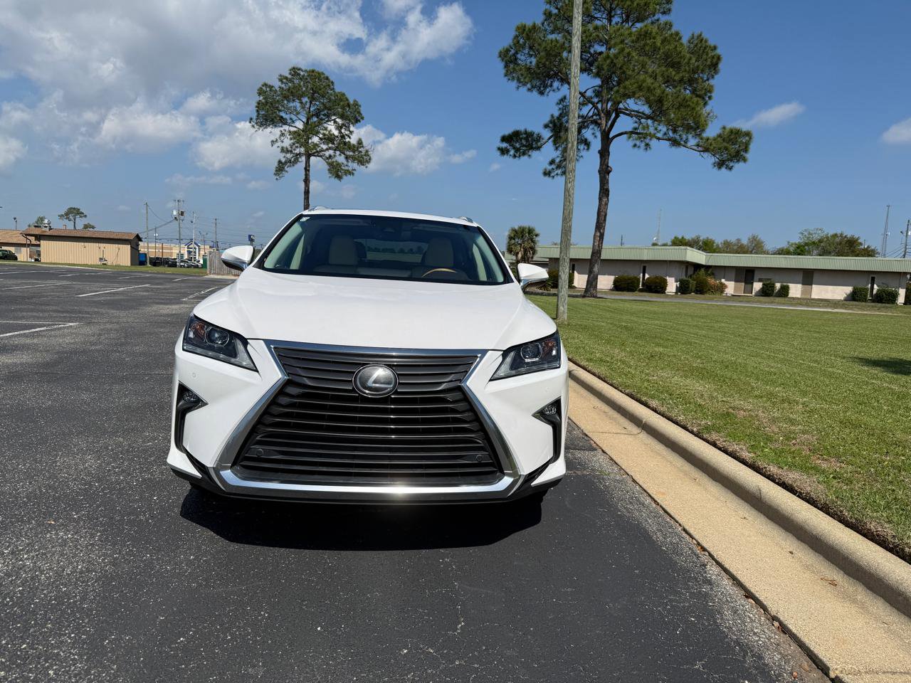 Used 2019 Lexus RX 350 FWD w/ Navigation Package image 3