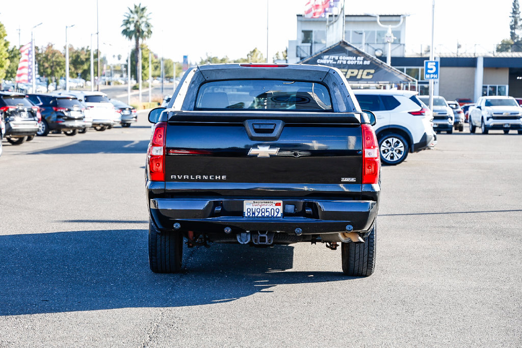 Used 2009 Chevrolet Avalanche LT w/ Suspension Package, Off-Road AWD/4WD image 3