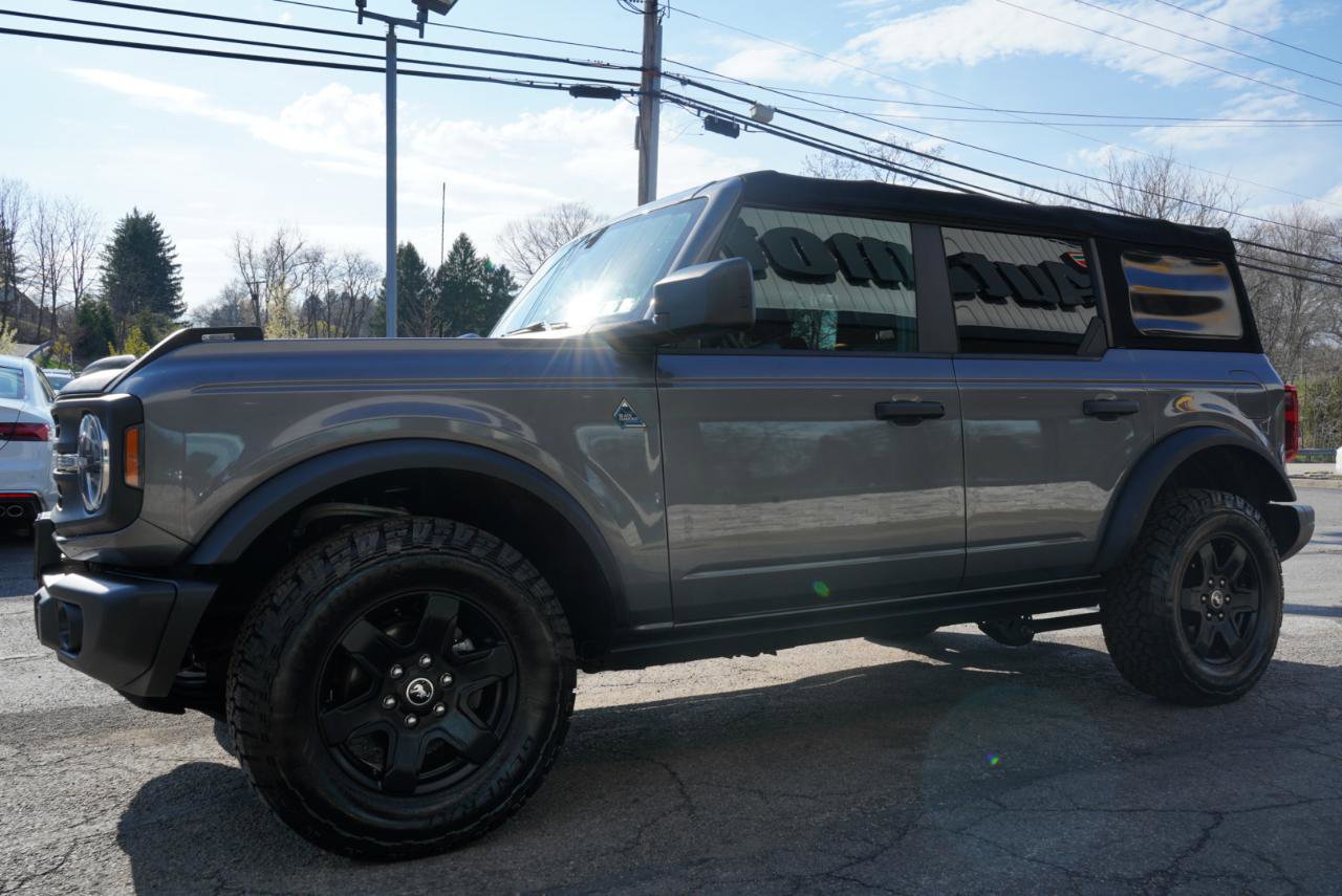 Used 2022 Ford Bronco Black Diamond image 13